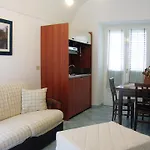 Al Poggio Antico Aparthotel 3*