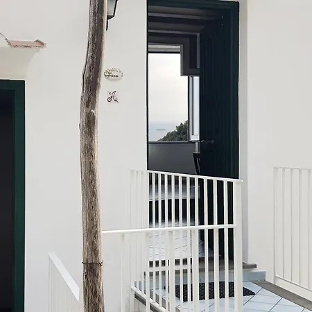 Al Poggio Antico Aparthotel