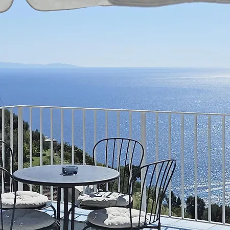 Al Poggio Antico Aparthotel
